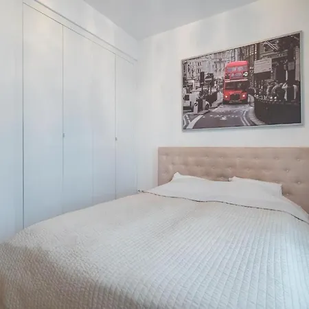 Platinum Towers With Parking Appartement Varsovie